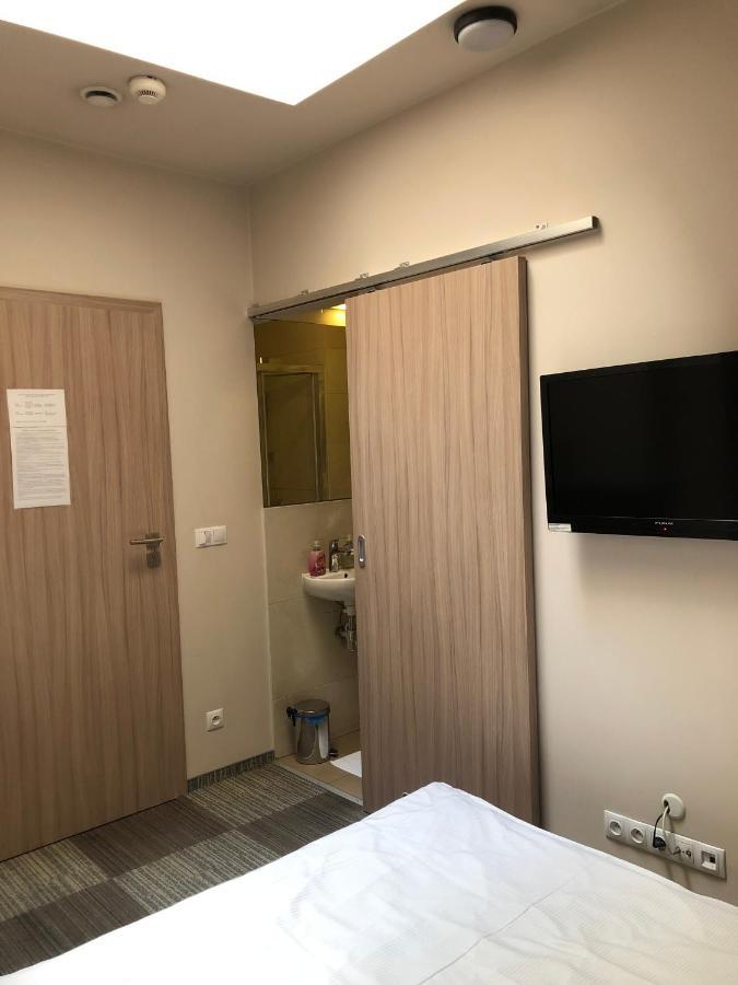 Hostel Promenada Rzeszow Luaran gambar