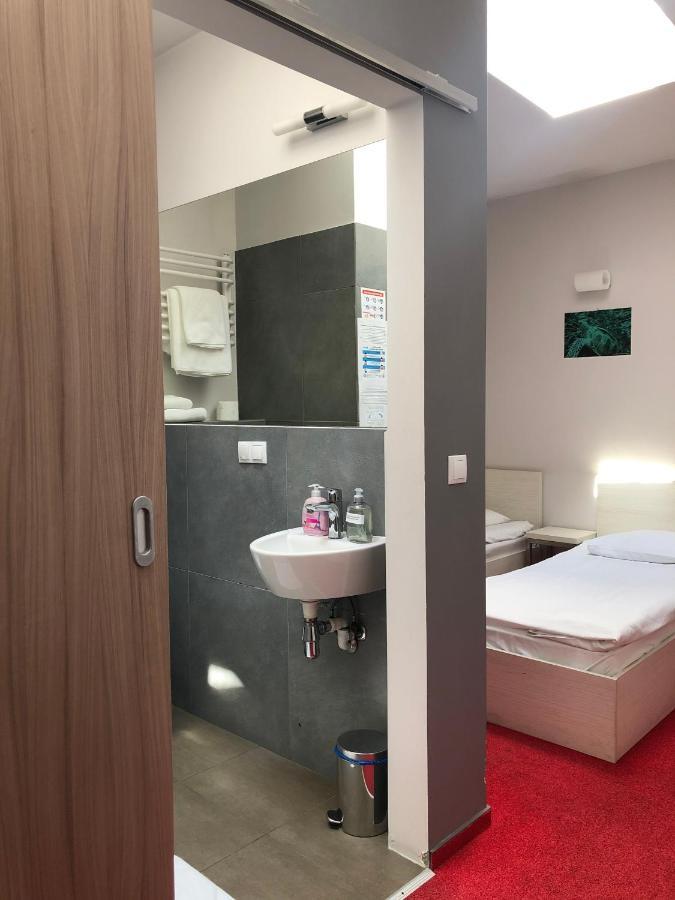 Hostel Promenada Rzeszow Luaran gambar