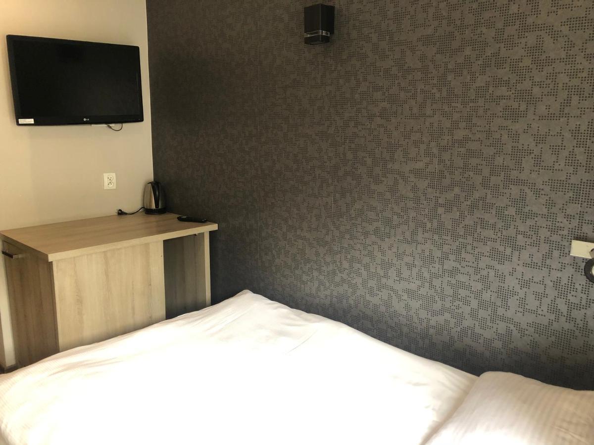 Hostel Promenada Rzeszow Luaran gambar