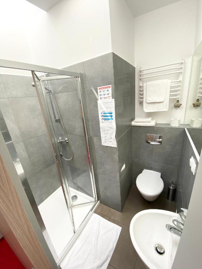 Hostel Promenada Rzeszow Luaran gambar