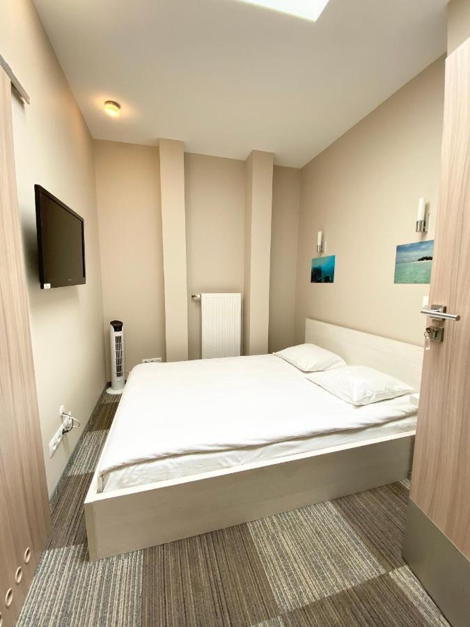 Hostel Promenada Rzeszow Luaran gambar