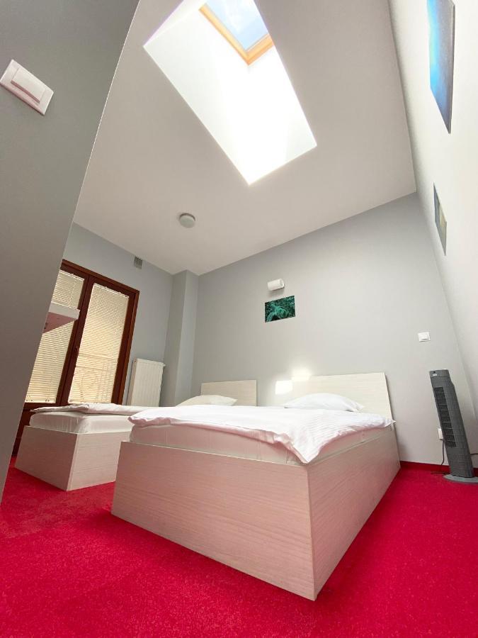 Hostel Promenada Rzeszow Luaran gambar