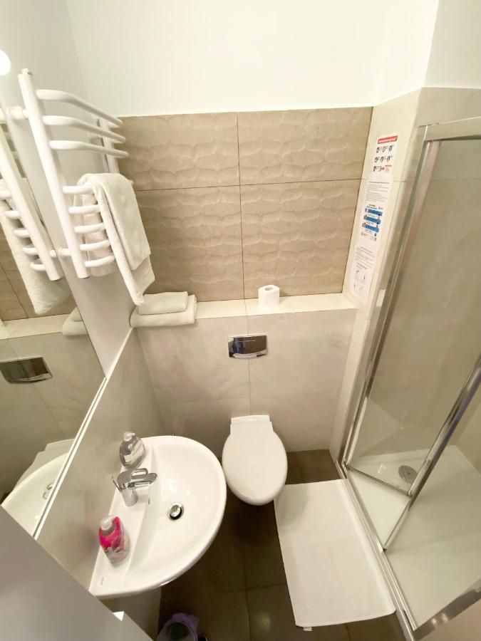 Hostel Promenada Rzeszow Luaran gambar