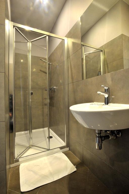 Hostel Promenada Rzeszow Bilik gambar