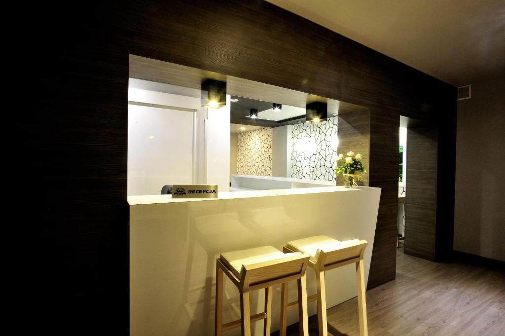 Hostel Promenada Rzeszow Luaran gambar