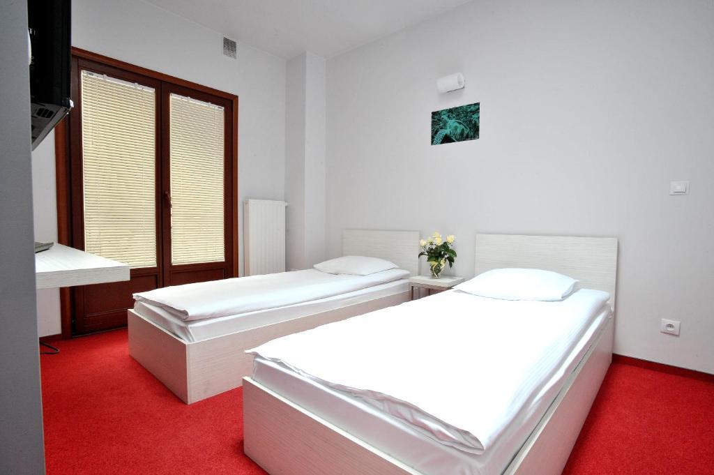 Hostel Promenada Rzeszow Bilik gambar